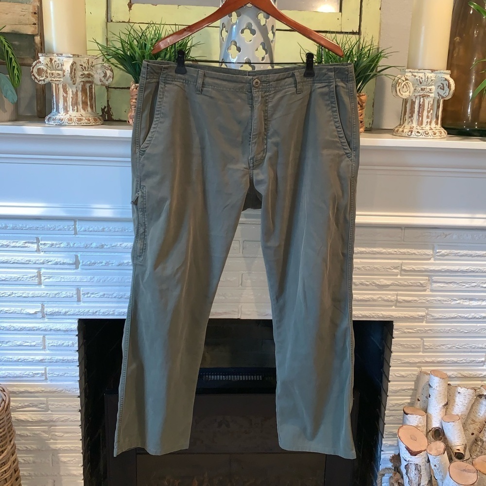 Carbon2Cobalt Men’s Green Cargo Style Casual Pants Size 38 Gently Used
